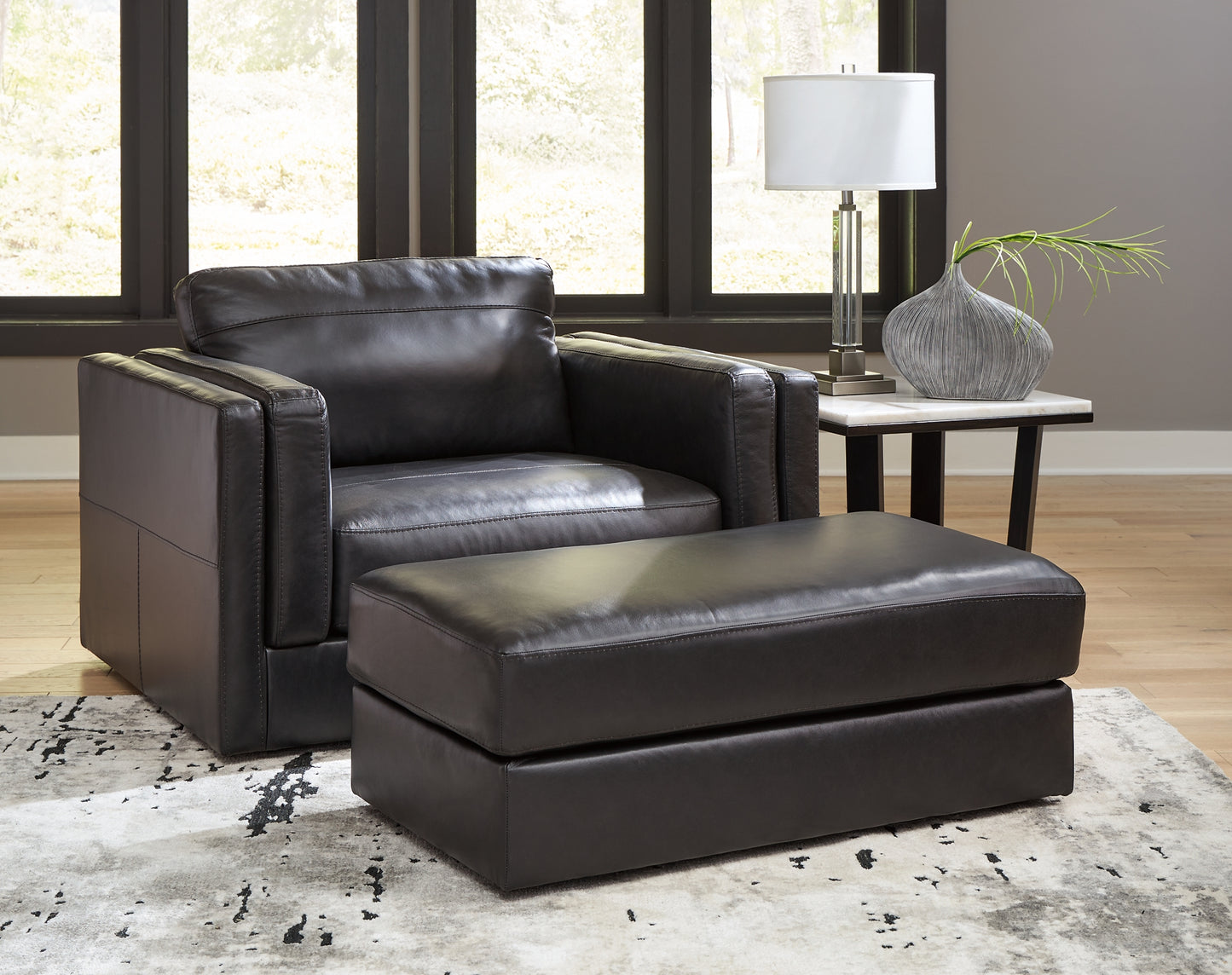 Amiata Chair and Ottoman