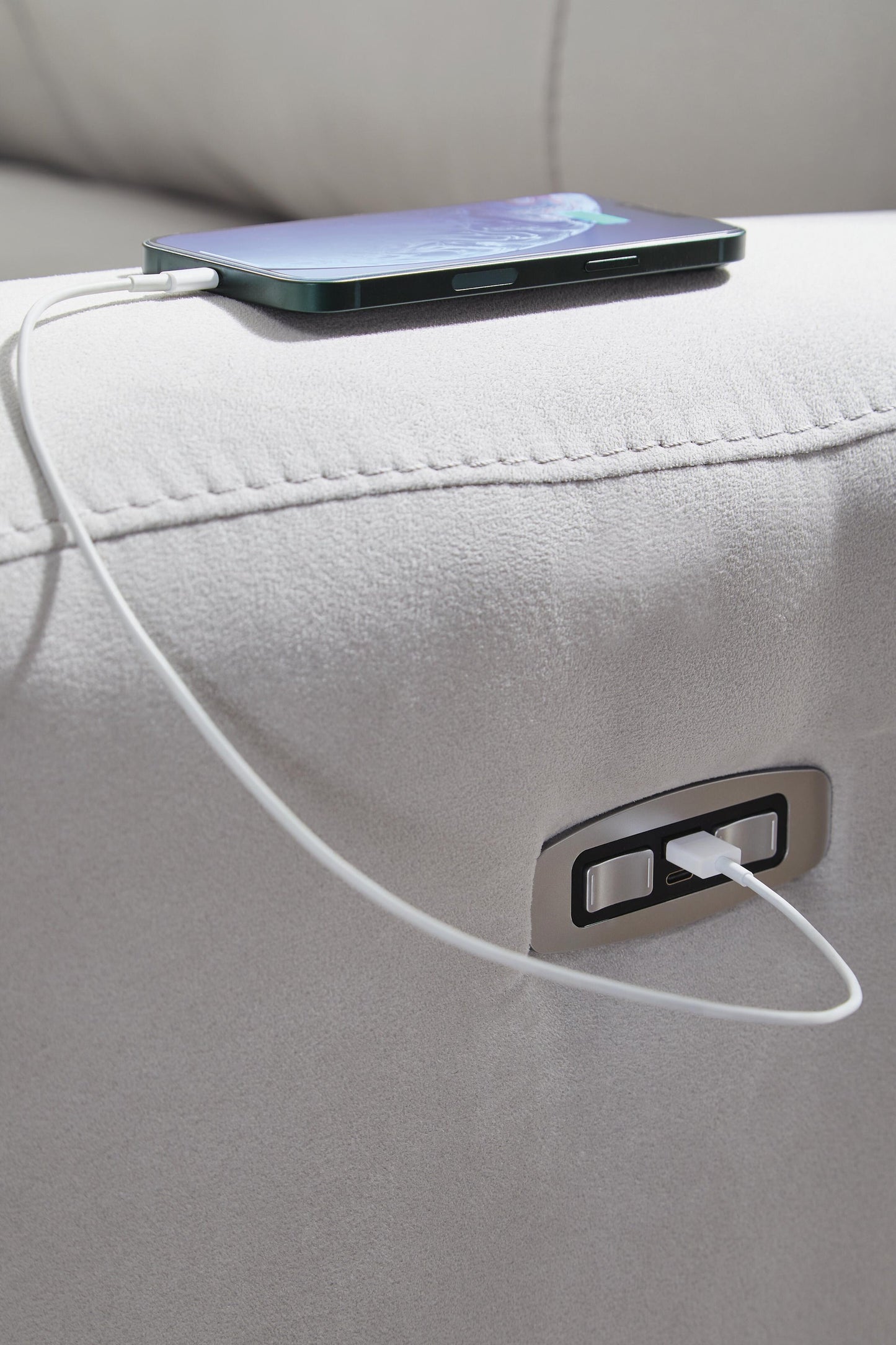 Social Pointe PWR Recliner/ADJ Headrest